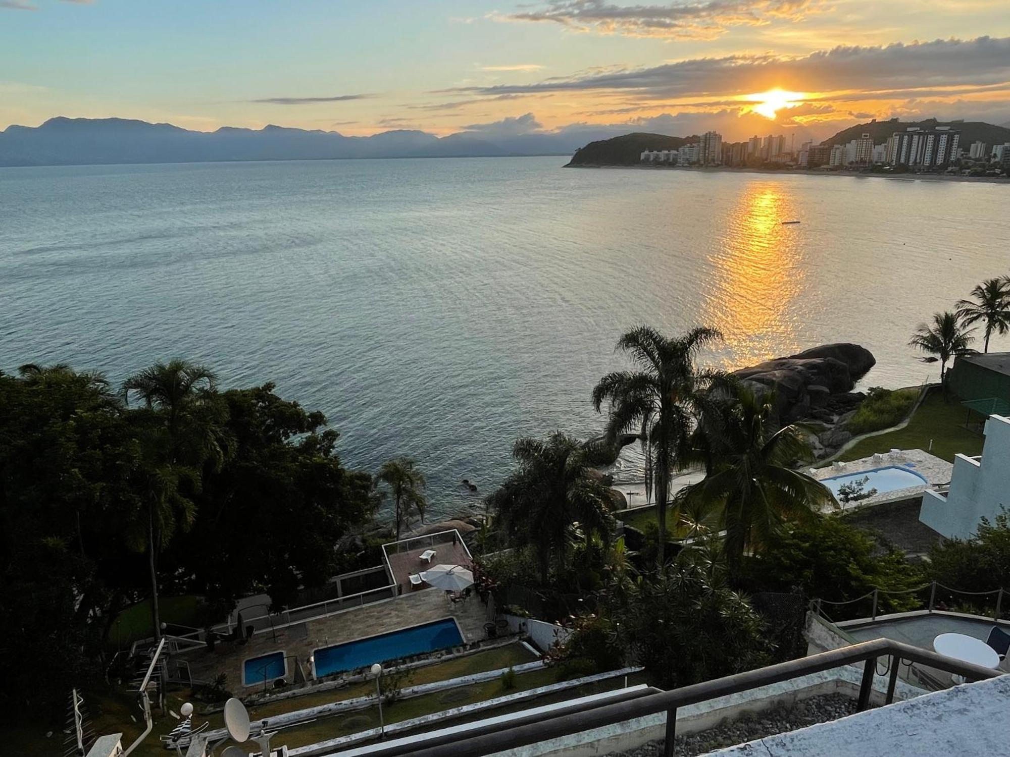 Апартаменты Linda Cobertura Duplex, Pe Na Areia,Vista Linda. Карагуататуба Экстерьер фото